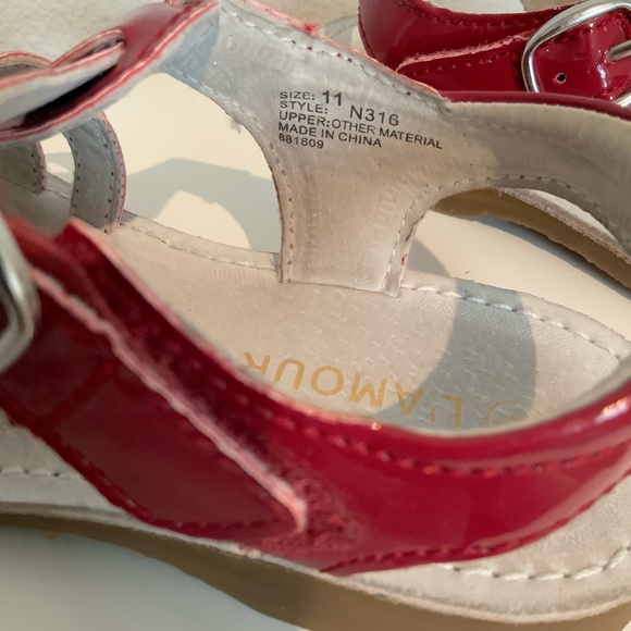 L'Amour Girl Sandals - Picture 2 of 3